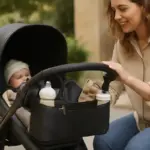 Portaoggetti per passeggino: il dettaglio che semplifica davvero le uscite con il bebè