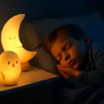 Lampade notturne per bambini: quali modelli limitano l’esposizione a luci blu e favoriscono il sonno?